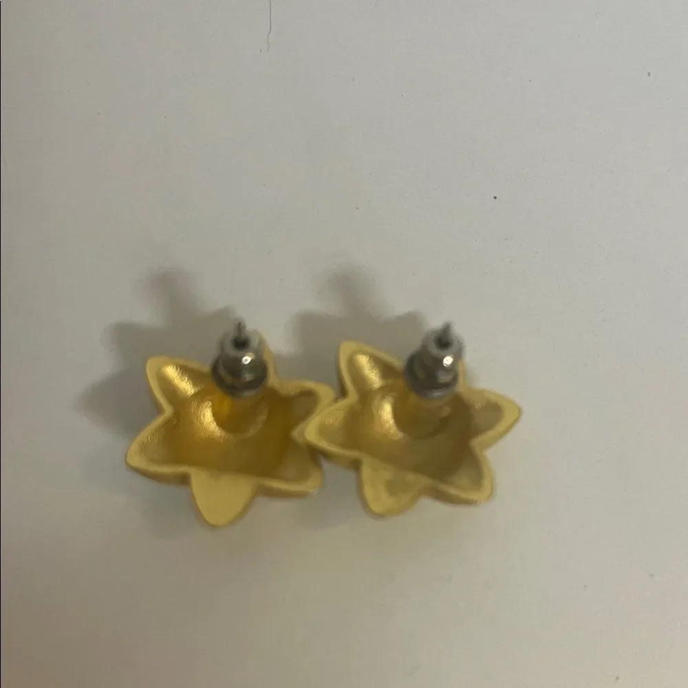 90’s Gold Celestial Starflower Stud Earrings #90’s #boho #indie #spring #summer